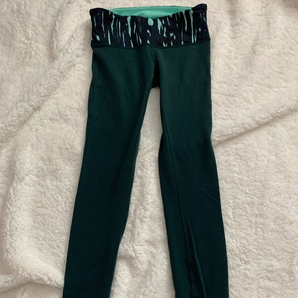 lululemon athletica Pants - Lululemon Size 4 Wunder Under Leggings 26 Inch Reversible